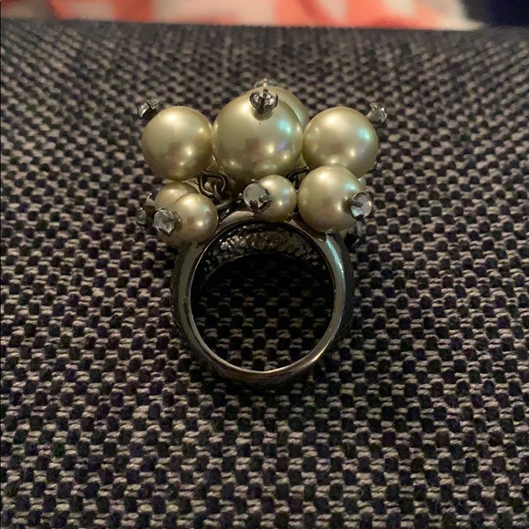 J Crew Faux Pearl Bauble Ring - Size 8 - Picture 3 of 4